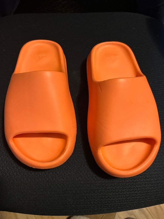 Yeezy slides size 5 main image 5